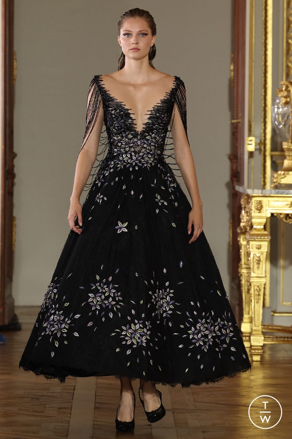 Fashion Week Paris Fall/Winter 2022 look 45 from the Tony Ward collection couture