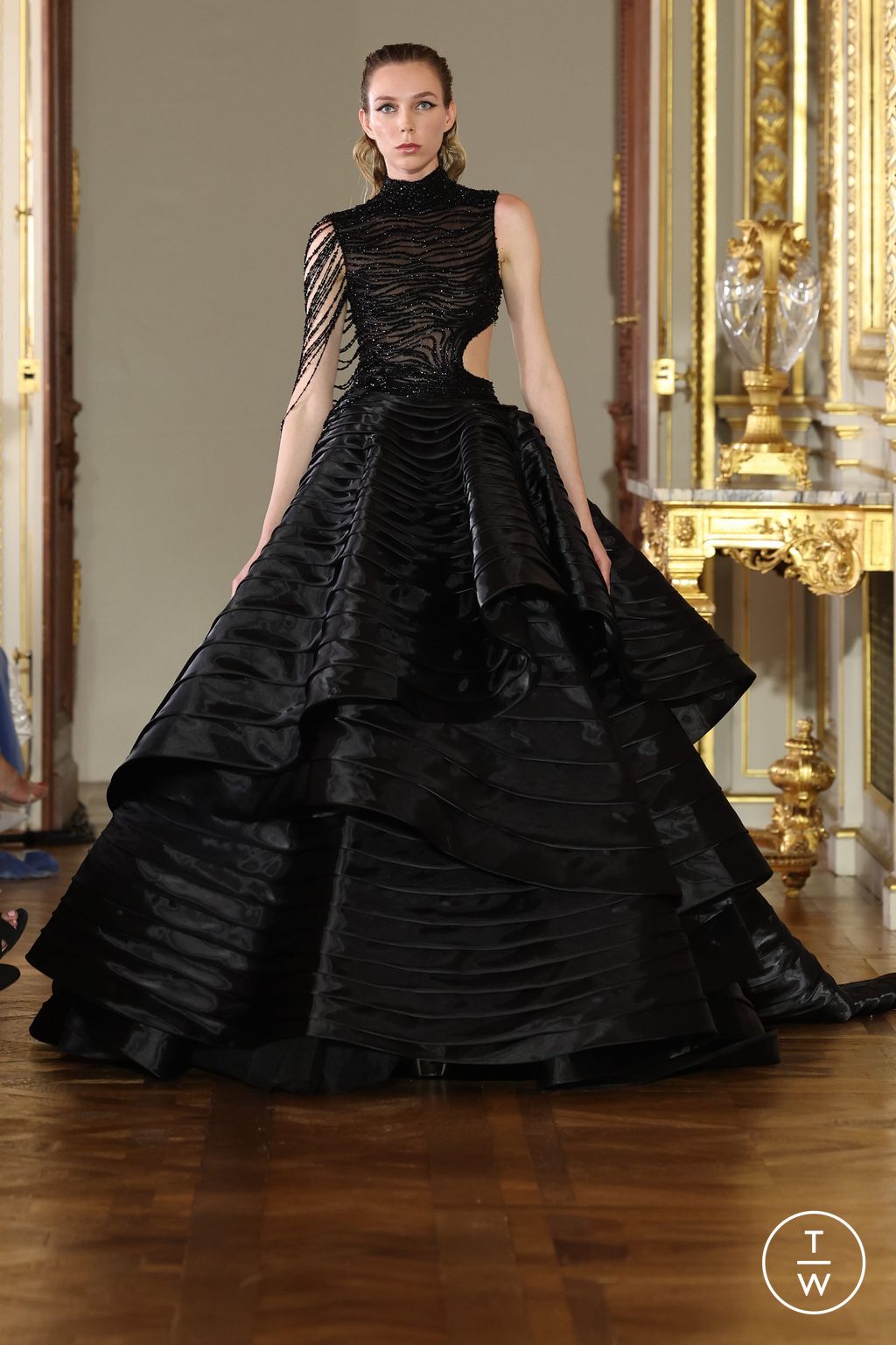 Fashion Week Paris Fall/Winter 2022 look 46 from the Tony Ward collection couture