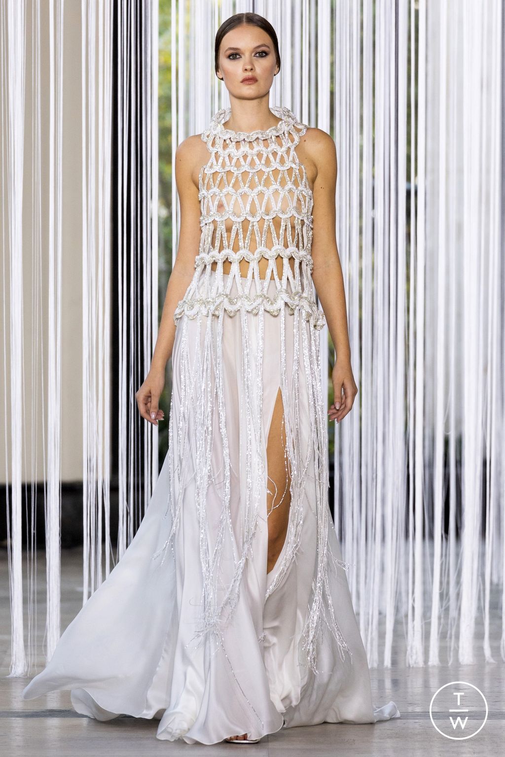 Fashion Week Paris Fall/Winter 2023 look 1 from the Tony Ward collection 高级定制