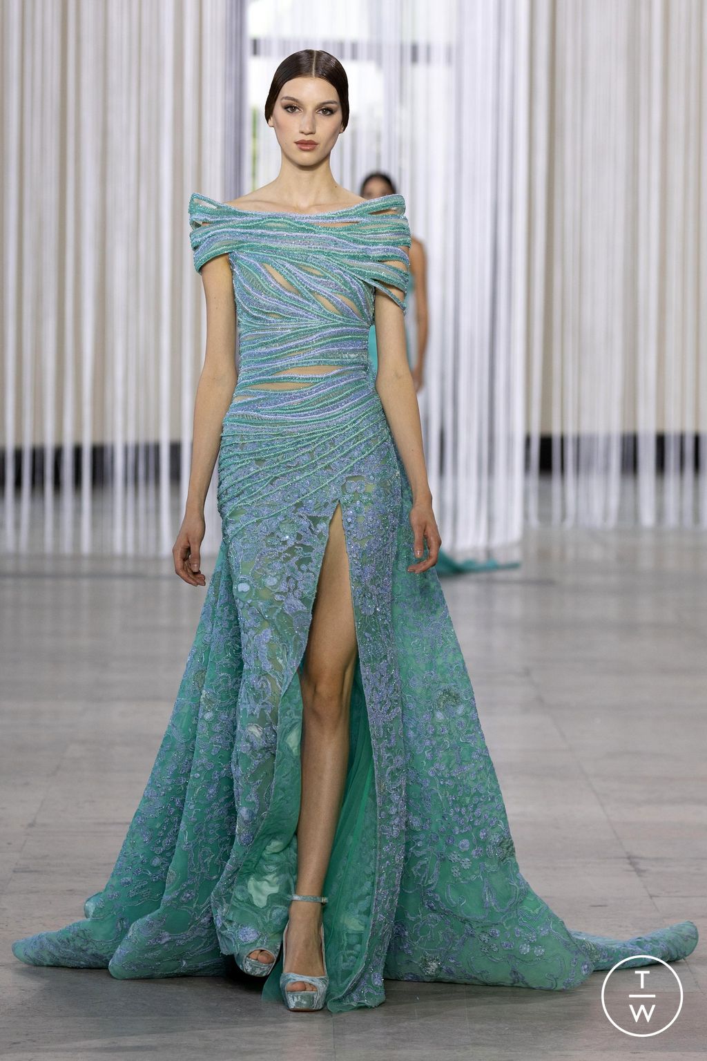 Fashion Week Paris Fall/Winter 2023 look 9 from the Tony Ward collection 高级定制