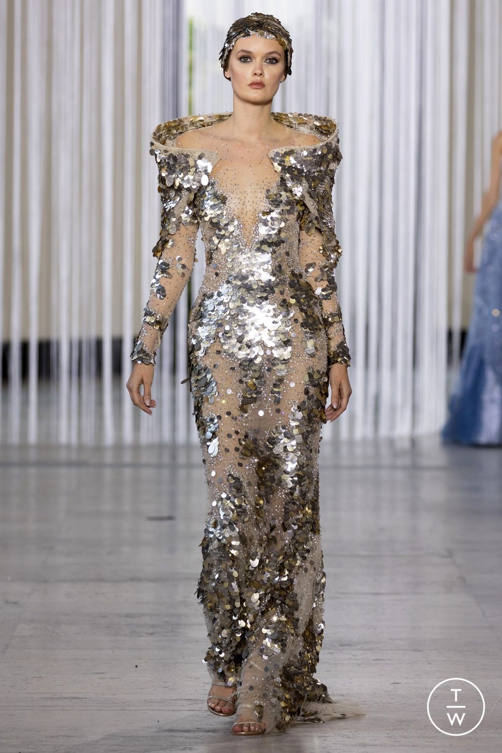 Fashion Week Paris Fall/Winter 2023 look 21 from the Tony Ward collection 高级定制