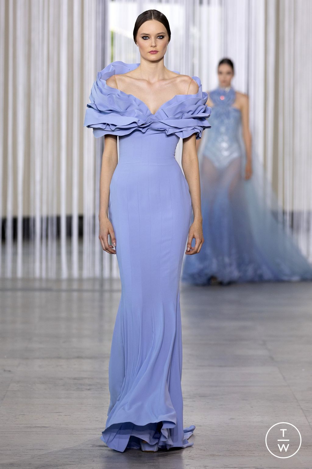 Fashion Week Paris Fall/Winter 2023 look 25 from the Tony Ward collection 高级定制