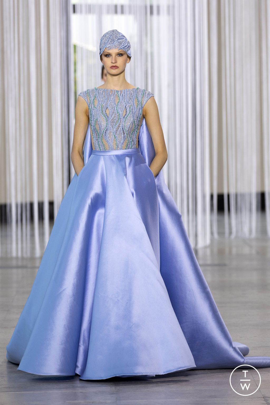Fashion Week Paris Fall/Winter 2023 look 28 from the Tony Ward collection 高级定制