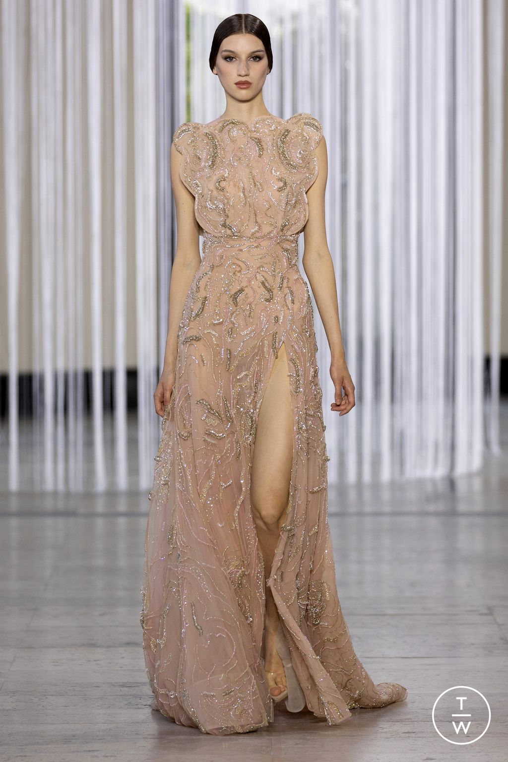 Fashion Week Paris Fall/Winter 2023 look 30 from the Tony Ward collection 高级定制