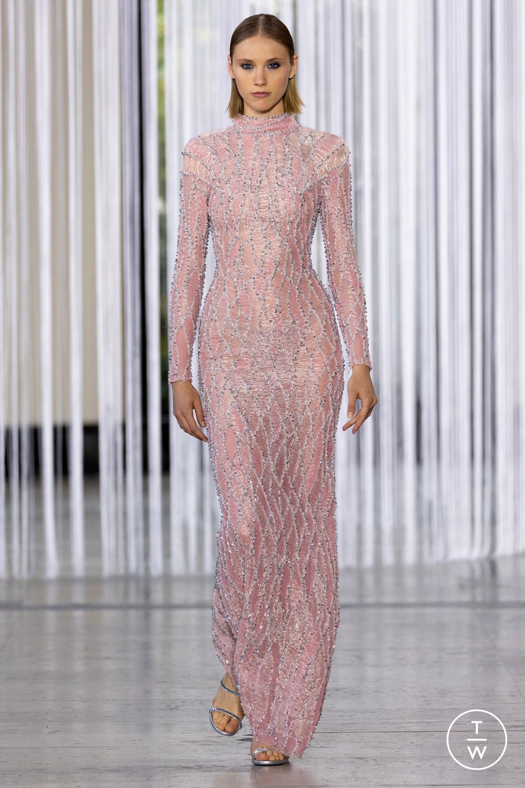 Fashion Week Paris Fall/Winter 2023 look 33 from the Tony Ward collection 高级定制