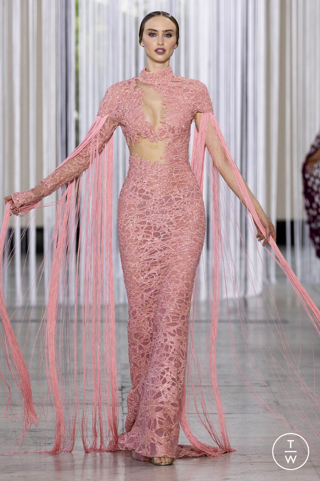 Fashion Week Paris Fall/Winter 2023 look 34 from the Tony Ward collection couture