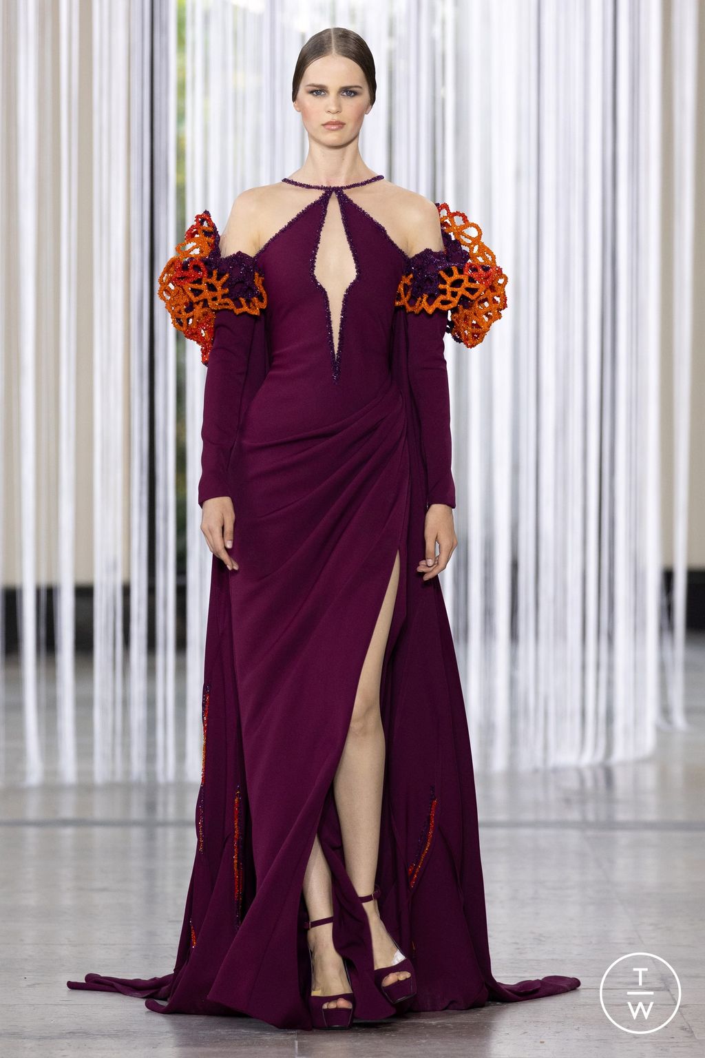Fashion Week Paris Fall/Winter 2023 look 37 from the Tony Ward collection 高级定制