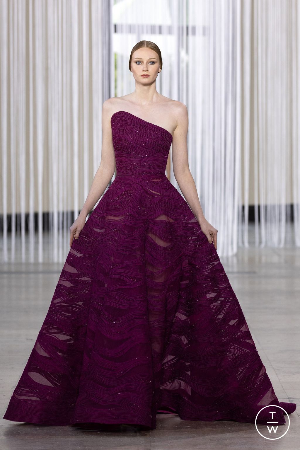 Fashion Week Paris Fall/Winter 2023 look 38 from the Tony Ward collection 高级定制