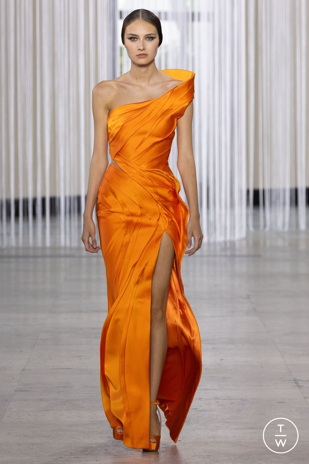 Fashion Week Paris Fall/Winter 2023 look 46 from the Tony Ward collection 高级定制