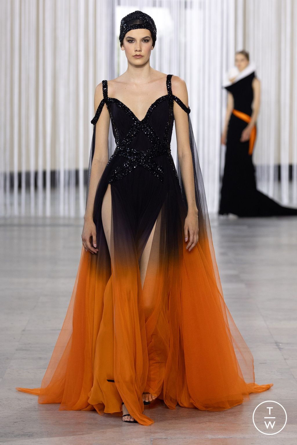 Fashion Week Paris Fall/Winter 2023 look 49 from the Tony Ward collection 高级定制