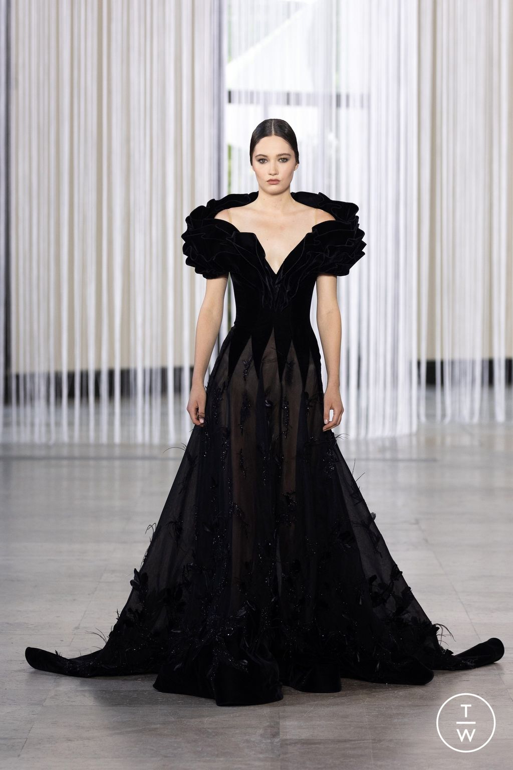 Fashion Week Paris Fall/Winter 2023 look 51 from the Tony Ward collection couture
