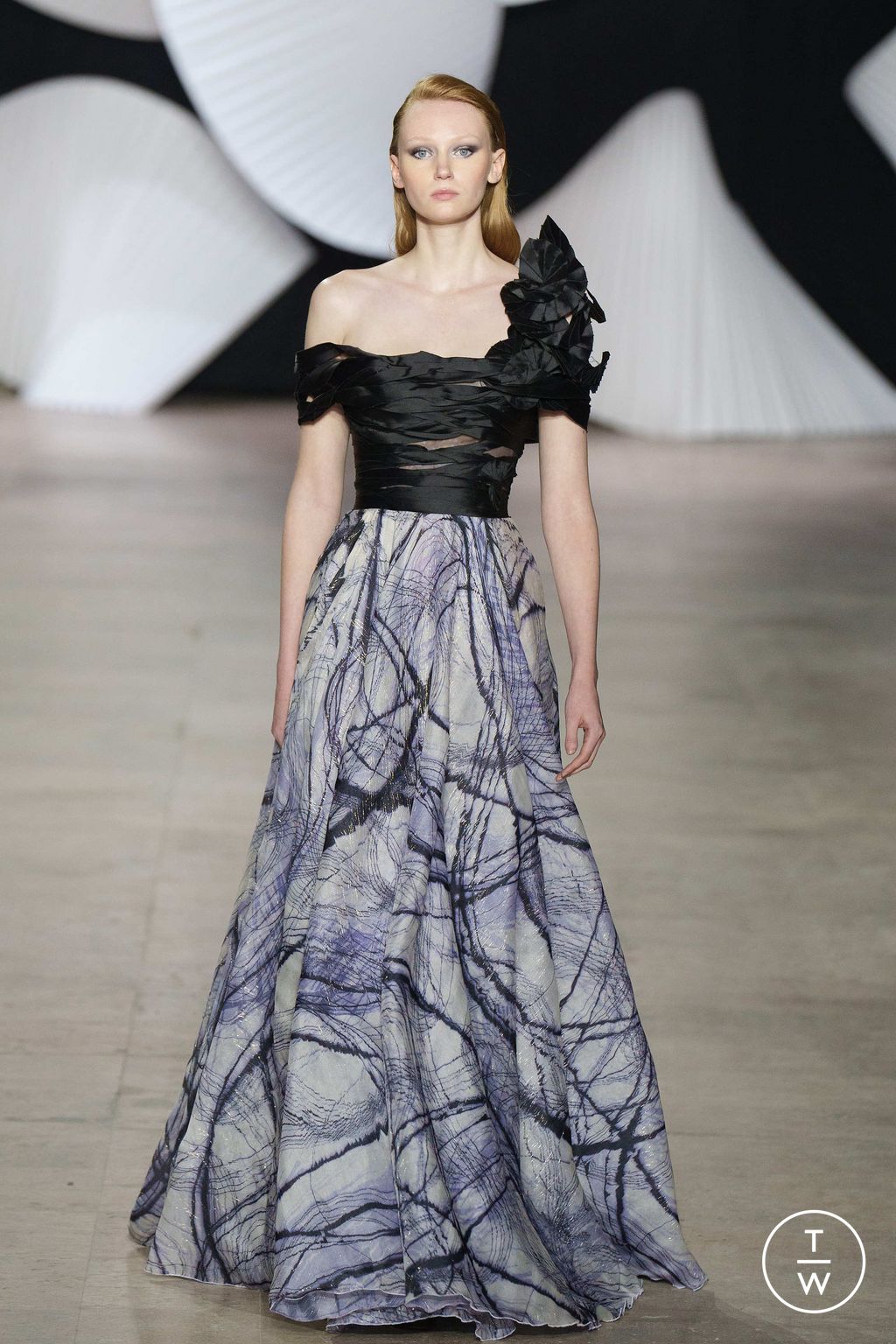 Fashion Week Paris Spring/Summer 2024 look 22 from the Tony Ward collection couture