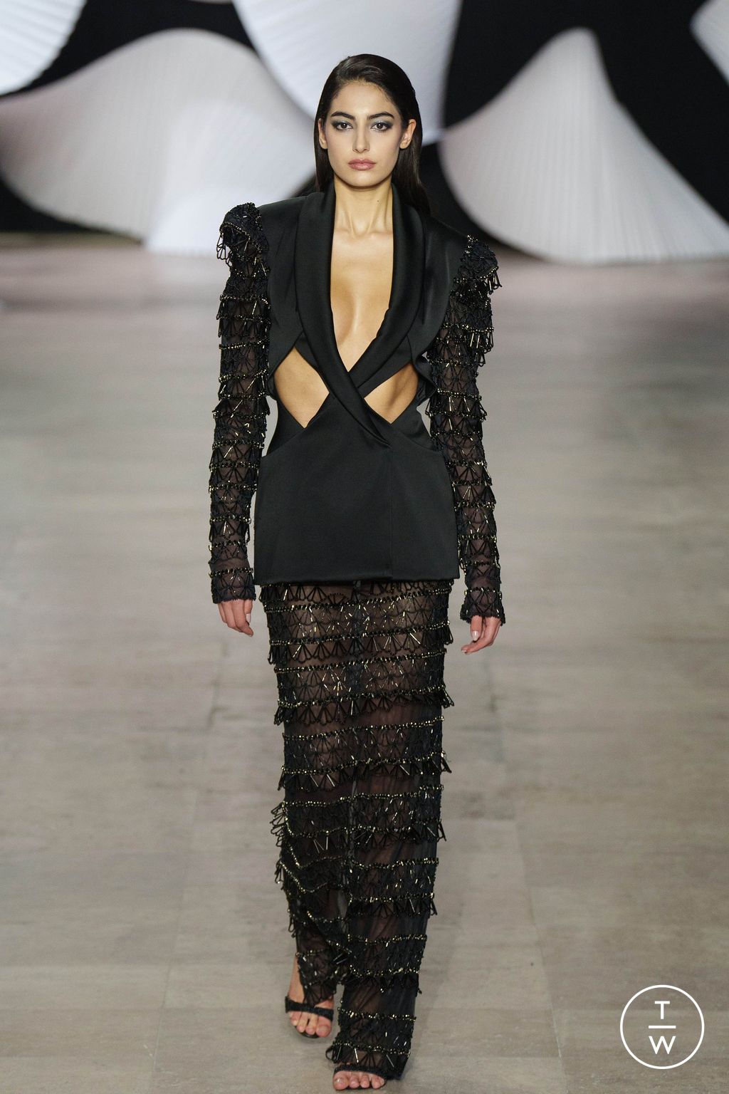 Fashion Week Paris Spring/Summer 2024 look 24 from the Tony Ward collection 高级定制