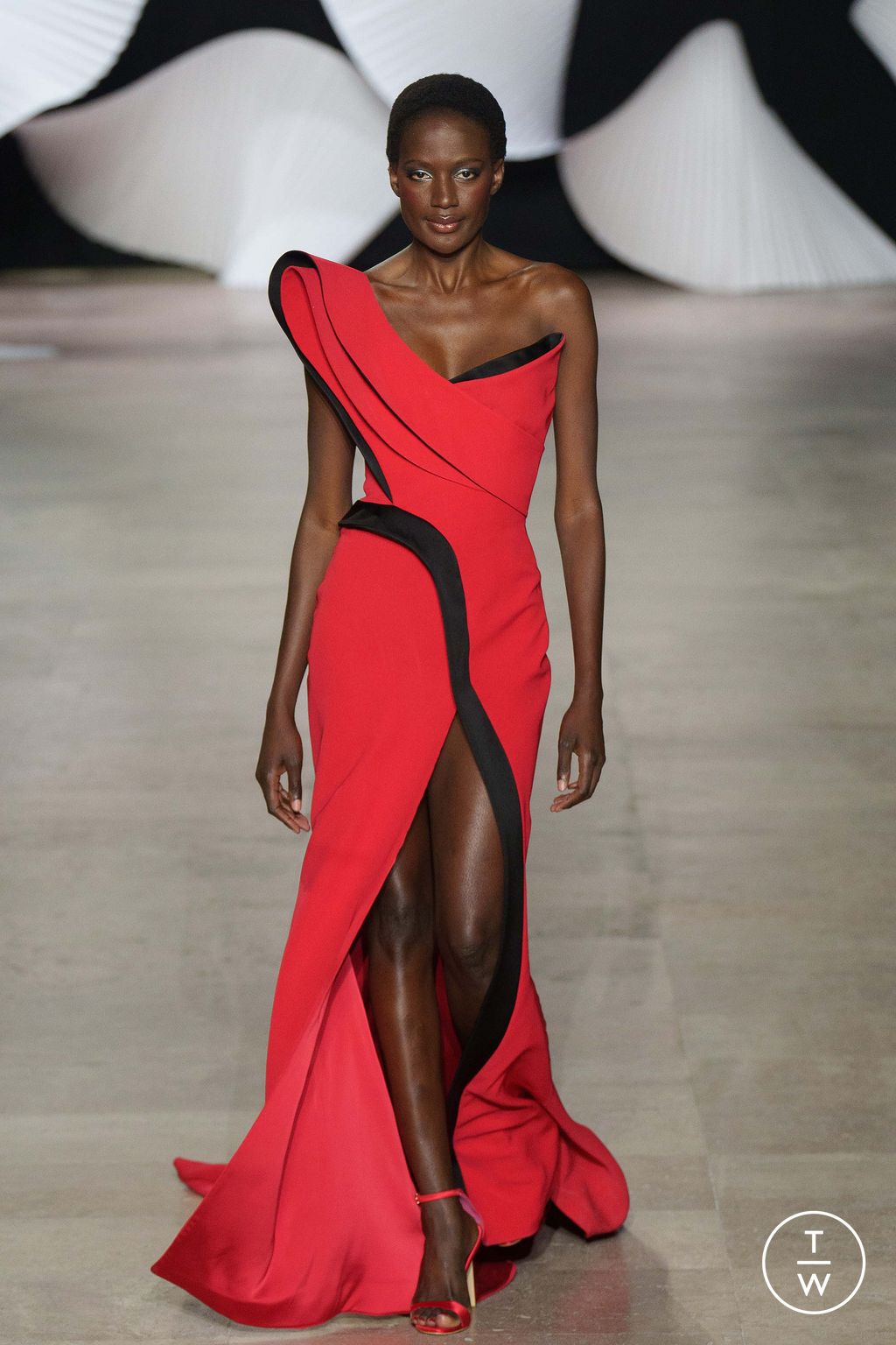 Fashion Week Paris Spring/Summer 2024 look 29 from the Tony Ward collection 高级定制