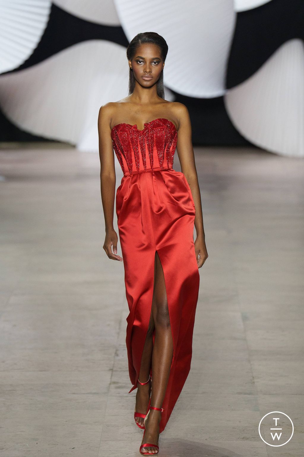 Fashion Week Paris Spring/Summer 2024 look 30 from the Tony Ward collection 高级定制