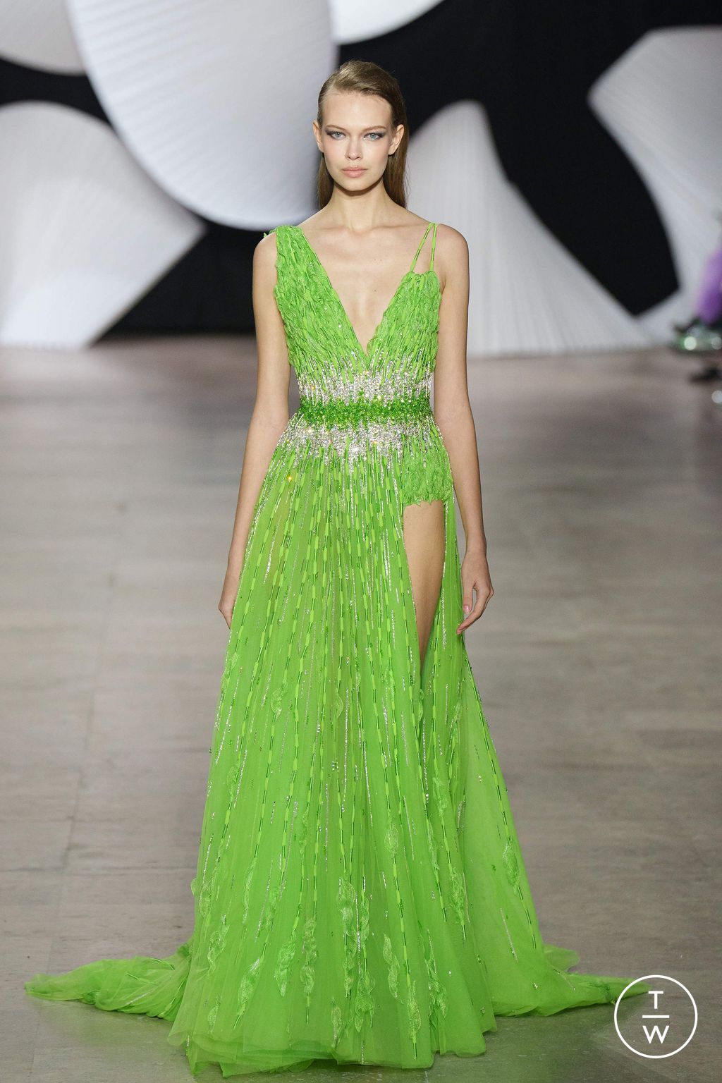 Fashion Week Paris Spring/Summer 2024 look 45 from the Tony Ward collection 高级定制