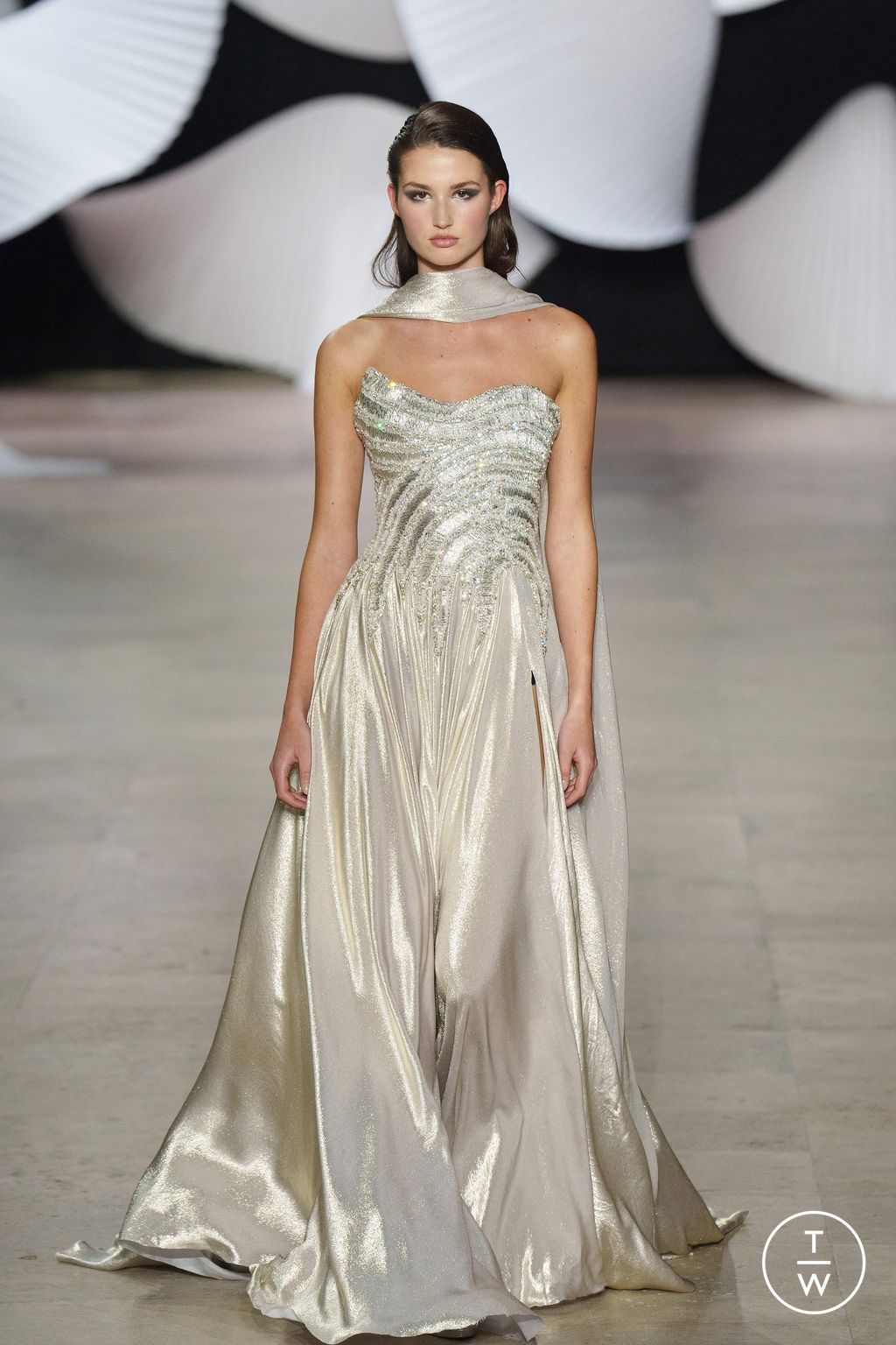 Fashion Week Paris Spring/Summer 2024 look 51 from the Tony Ward collection 高级定制
