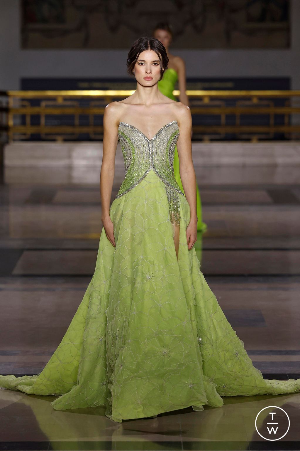 Fashion Week Paris Spring/Summer 2025 look 25 de la collection Tony Ward couture