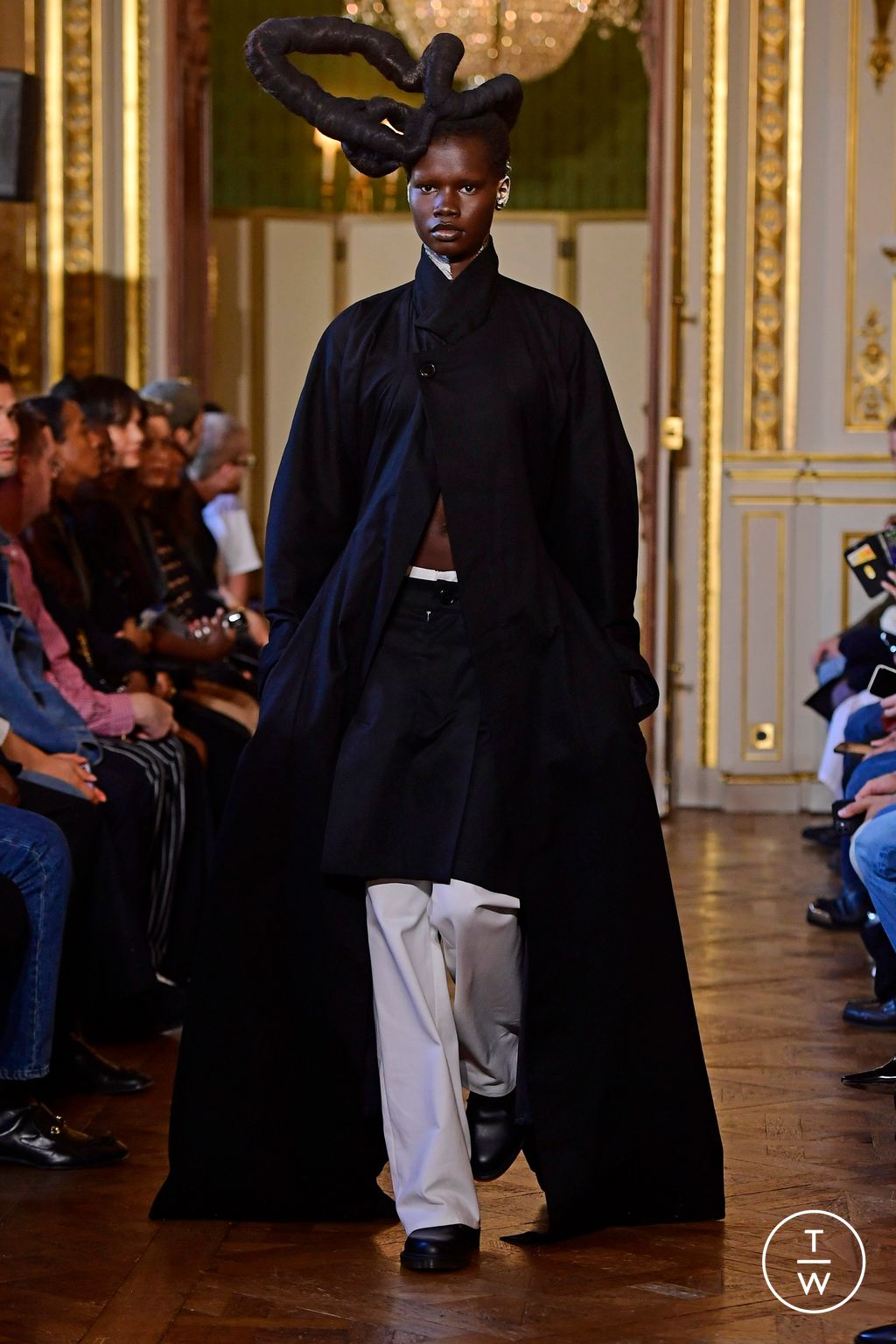 Fashion Week Paris Spring/Summer 2024 look 10 from the Torisheju collection womenswear