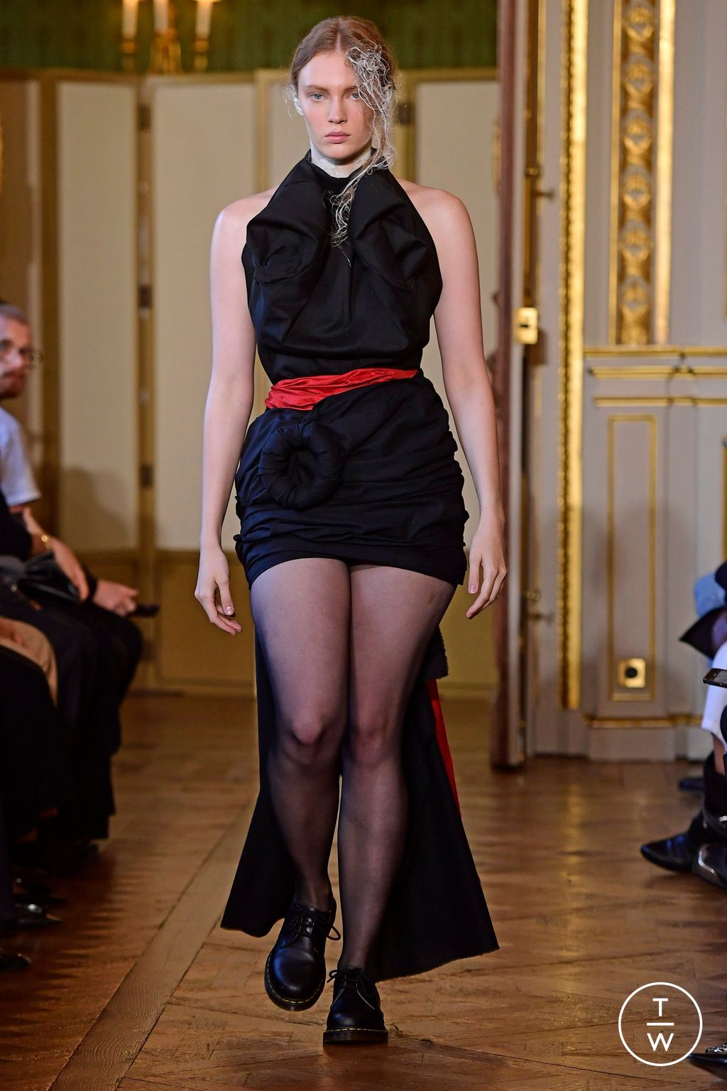 Fashion Week Paris Spring/Summer 2024 look 18 from the Torisheju collection 女装