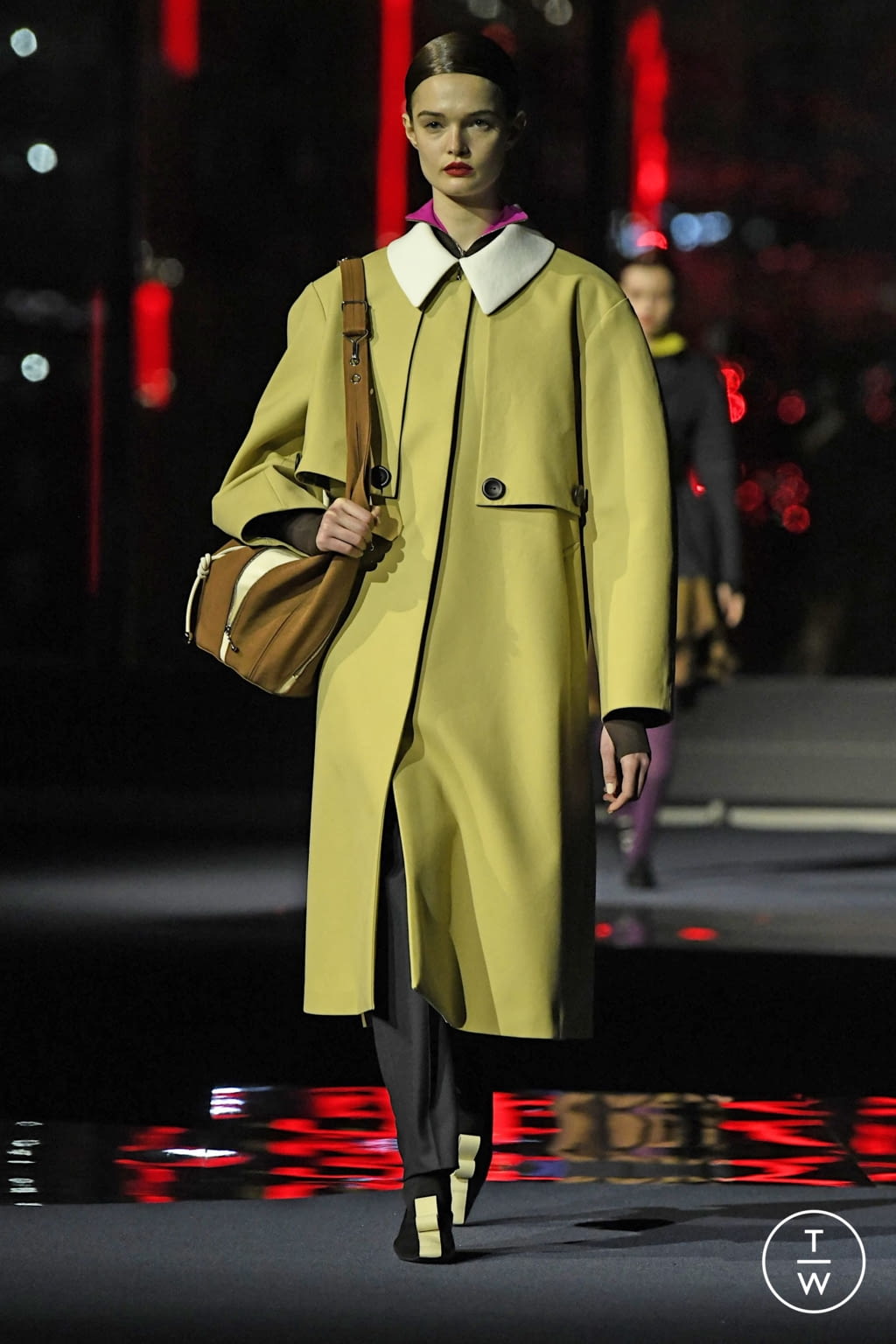 Fashion Week New York Fall/Winter 2022 look 6 from the Tory Burch collection 女装