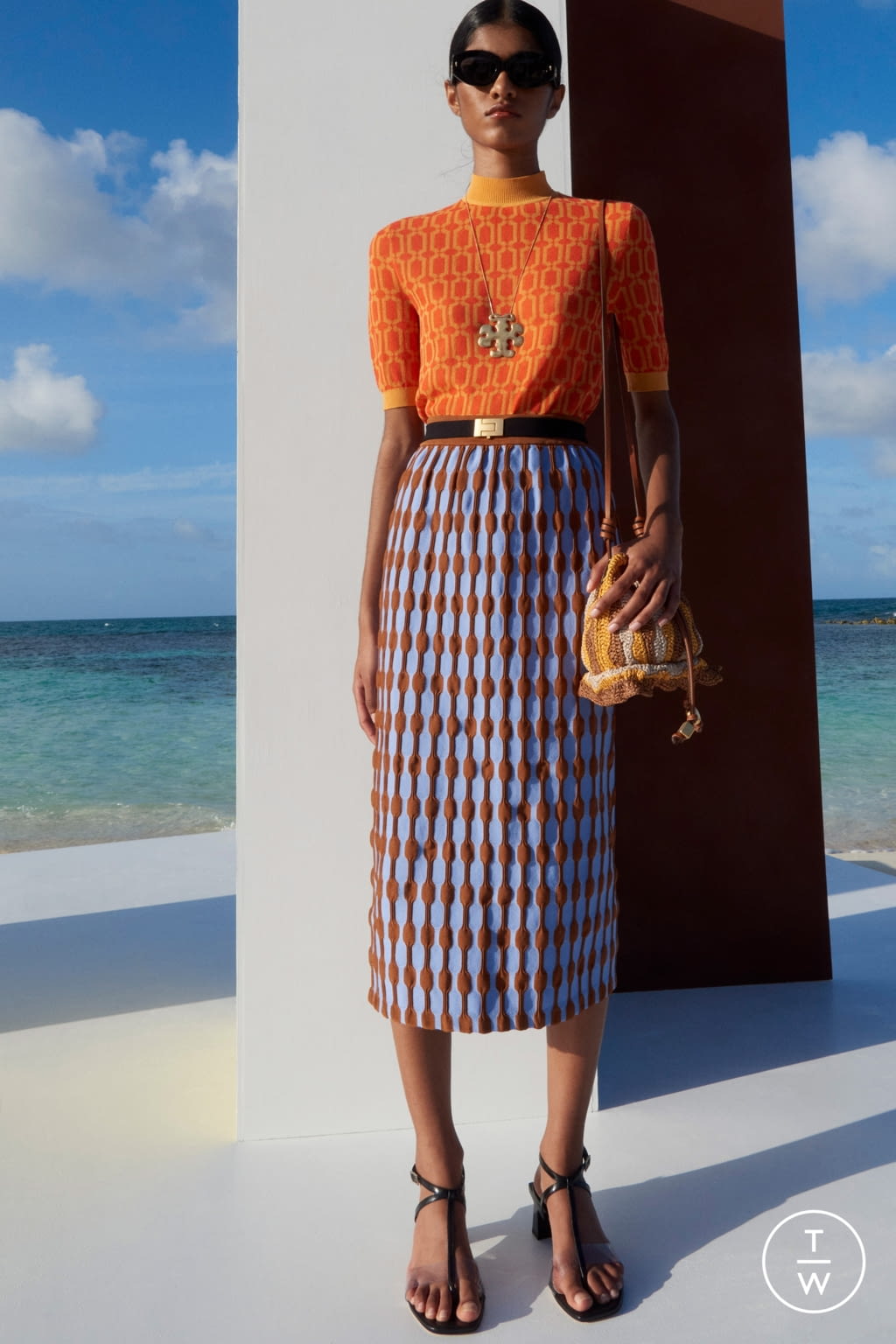 Fashion Week New York Pre-Fall 2022 look 3 from the Tory Burch collection 女装
