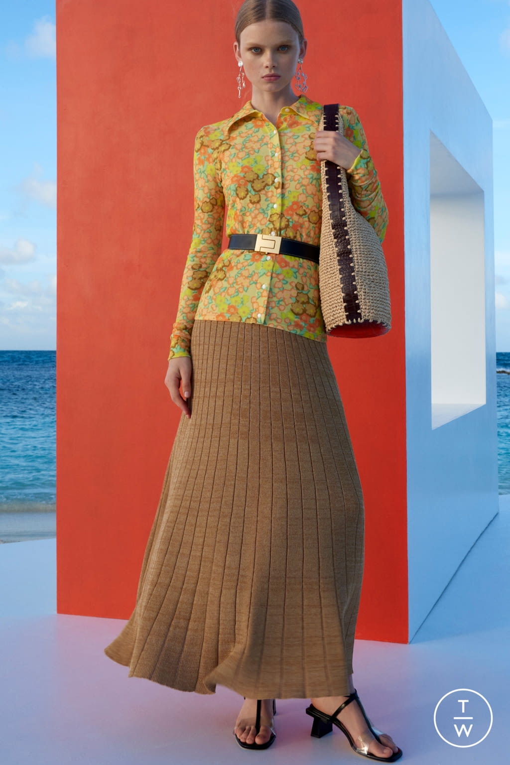 Fashion Week New York Pre-Fall 2022 look 5 from the Tory Burch collection womenswear