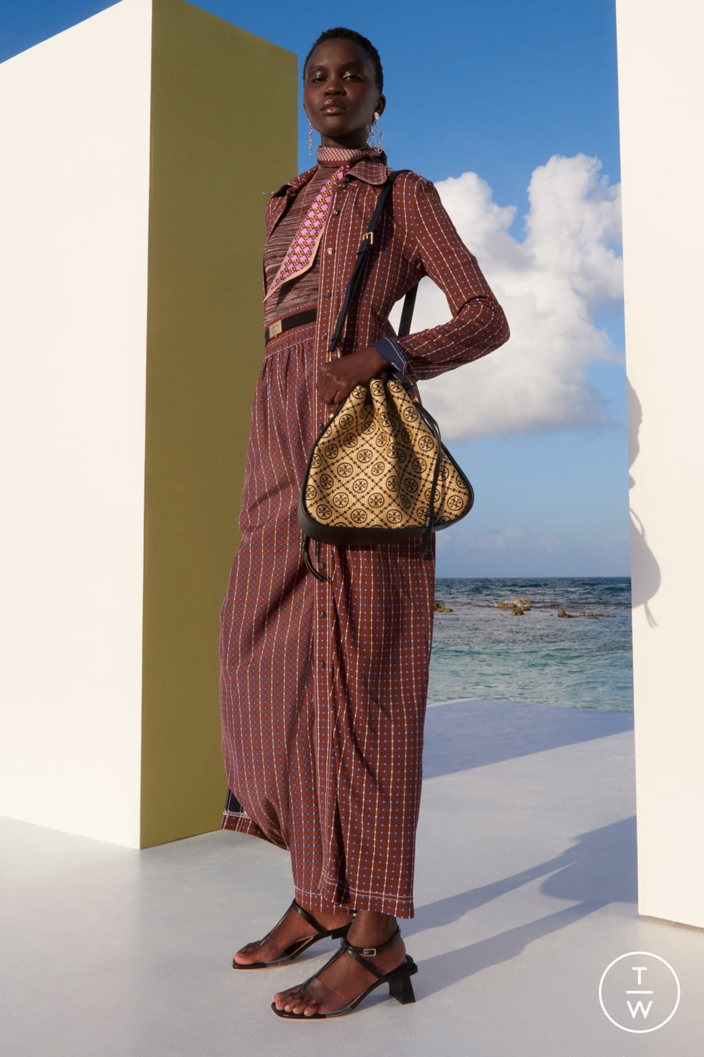 Fashion Week New York Pre-Fall 2022 look 6 from the Tory Burch collection womenswear