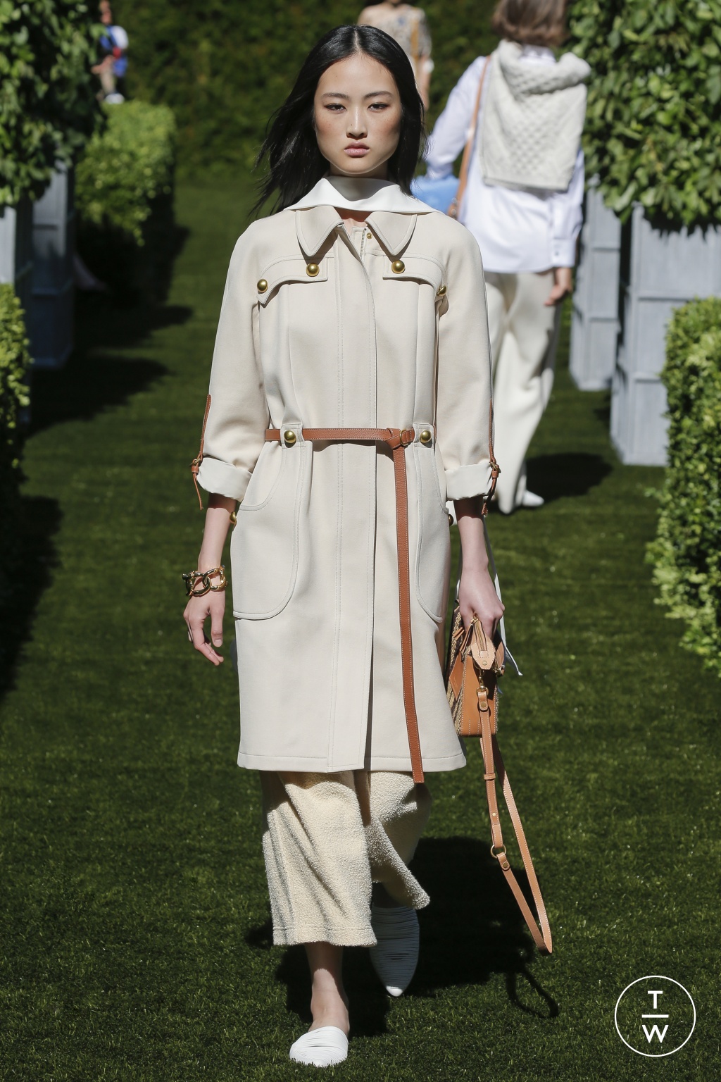 Fashion Week New York Spring/Summer 2018 look 7 from the Tory Burch collection womenswear