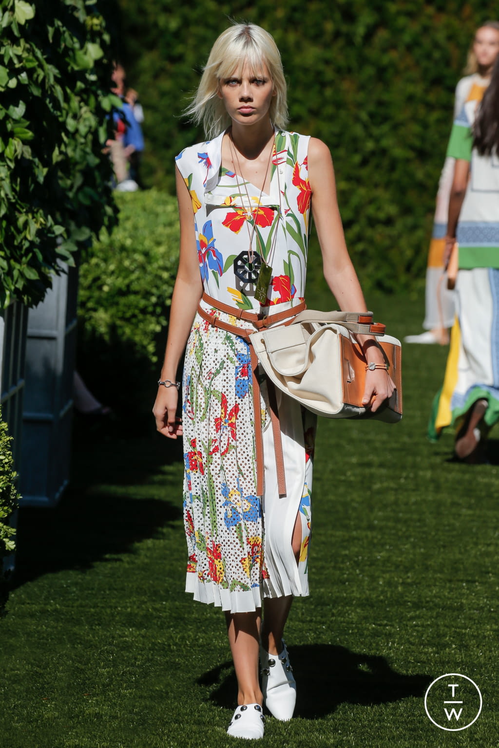 Fashion Week New York Spring/Summer 2018 look 10 from the Tory Burch collection womenswear