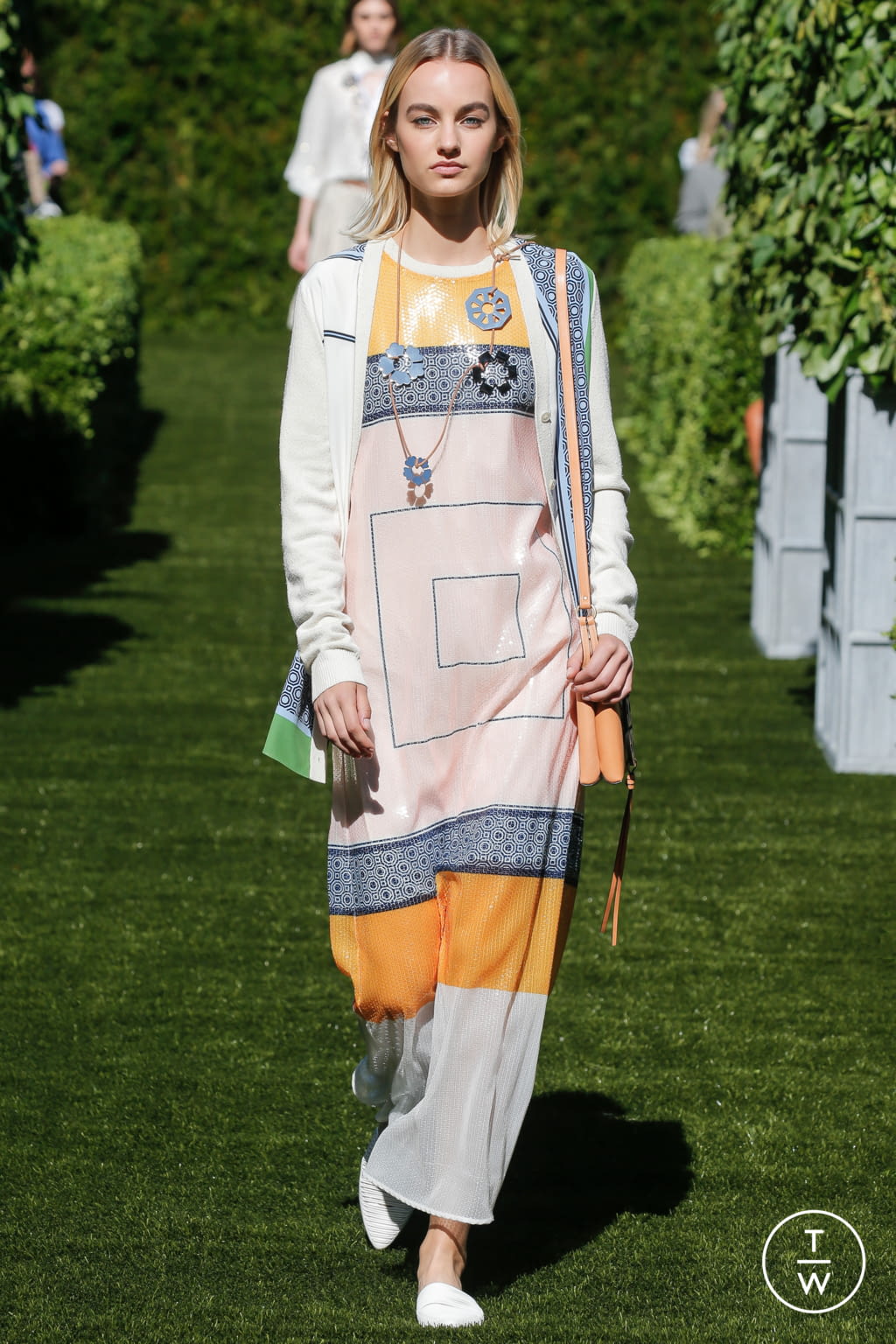Fashion Week New York Spring/Summer 2018 look 11 from the Tory Burch collection womenswear