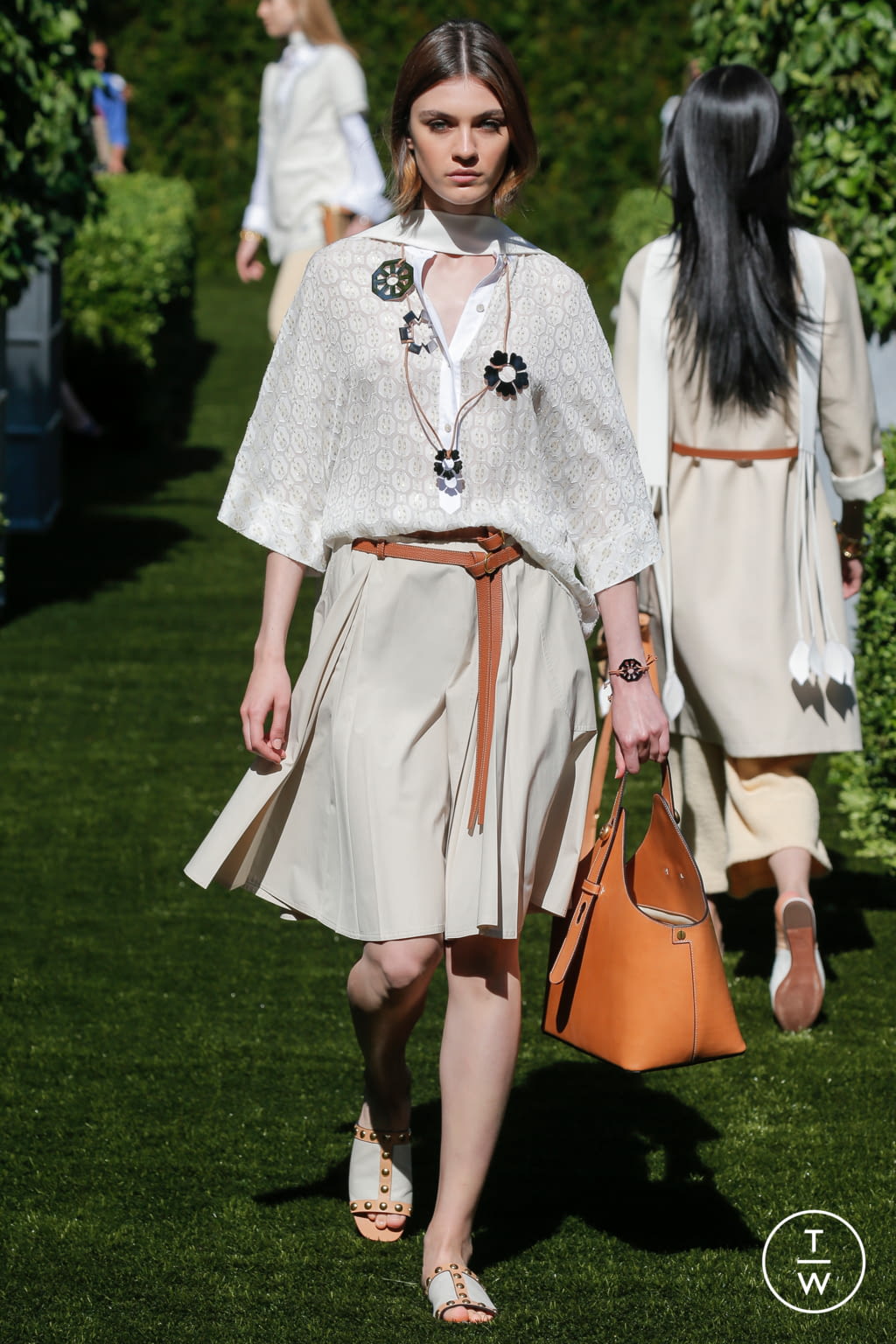 Fashion Week New York Spring/Summer 2018 look 13 from the Tory Burch collection 女装