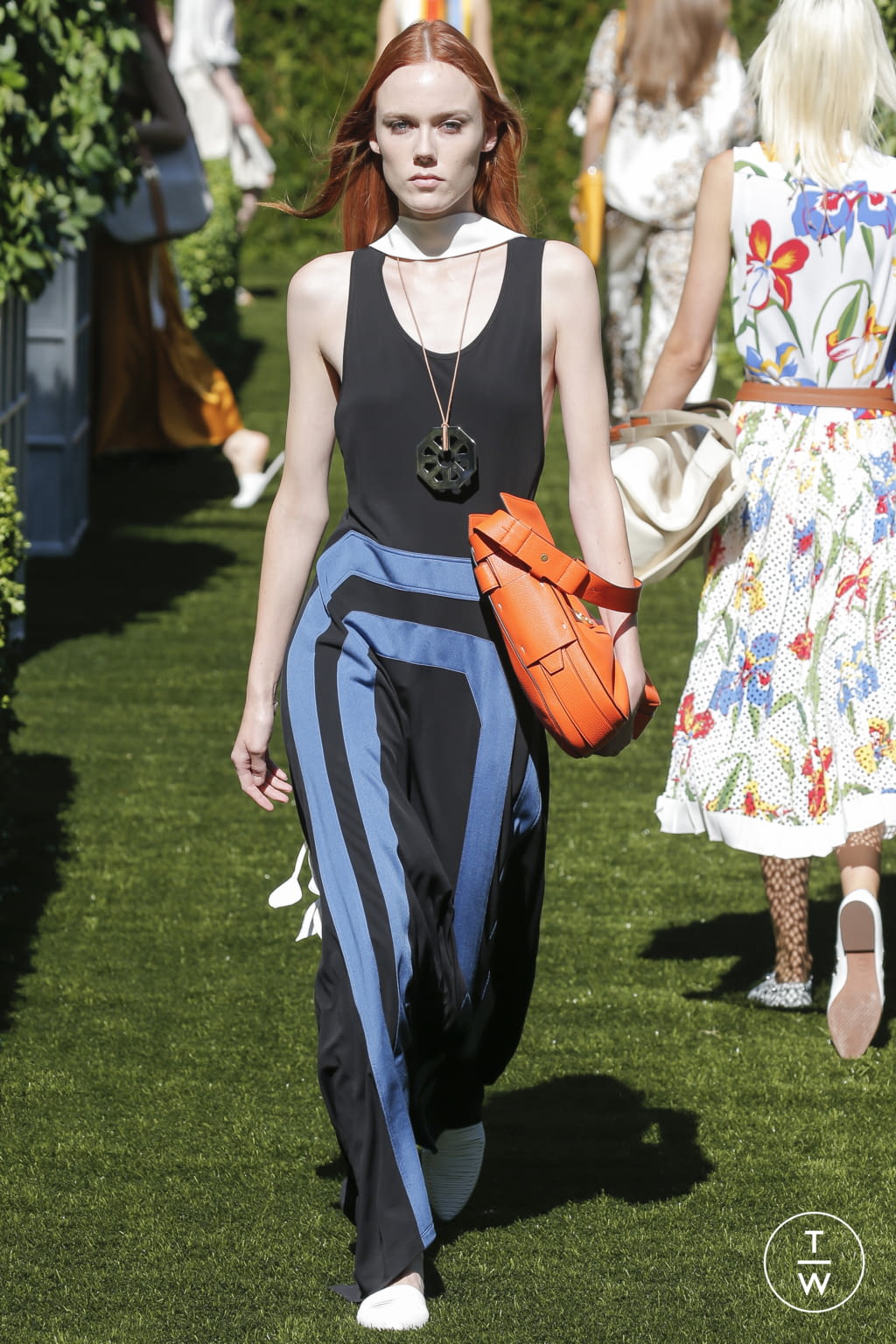 Fashion Week New York Spring/Summer 2018 look 15 from the Tory Burch collection womenswear