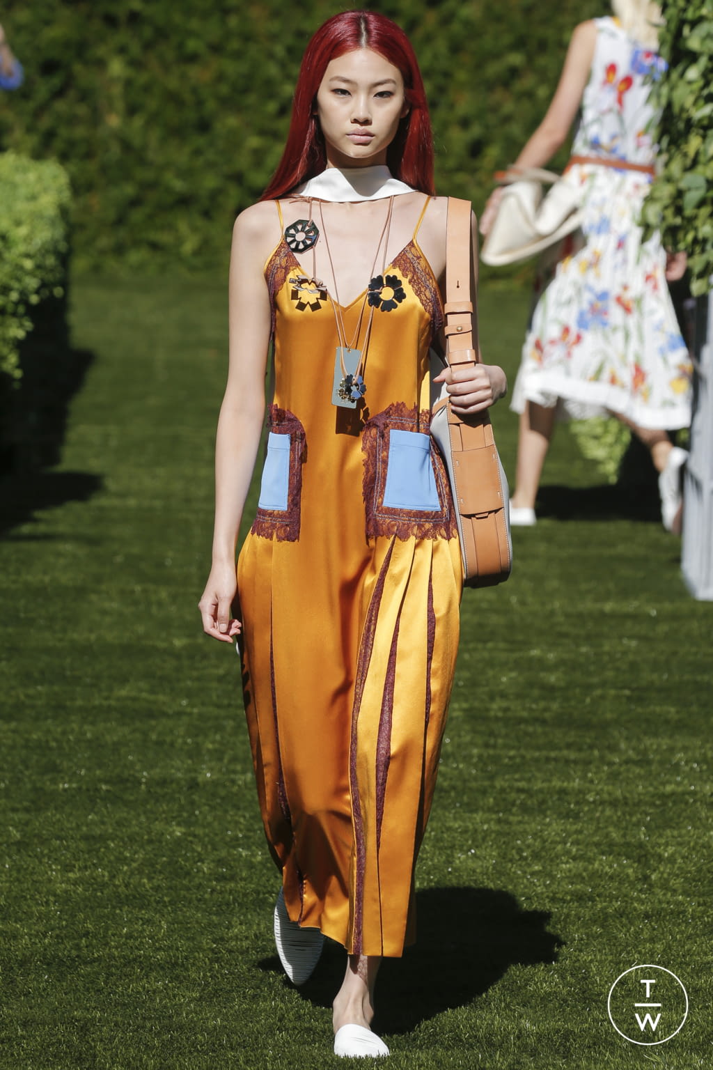 Fashion Week New York Spring/Summer 2018 look 16 from the Tory Burch collection womenswear