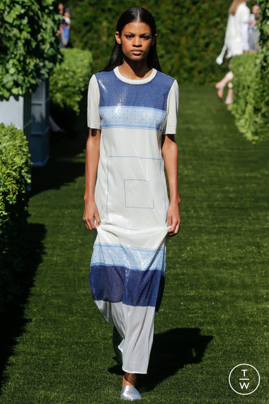 Fashion Week New York Spring/Summer 2018 look 20 from the Tory Burch collection womenswear