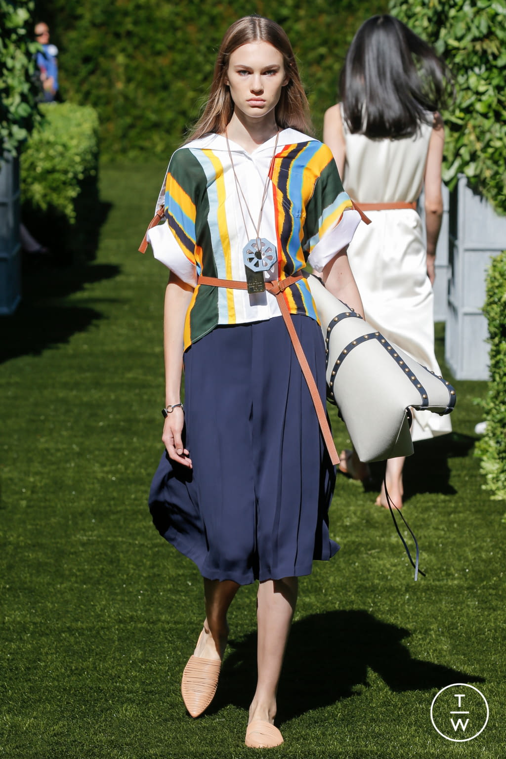 Fashion Week New York Spring/Summer 2018 look 29 from the Tory Burch collection 女装