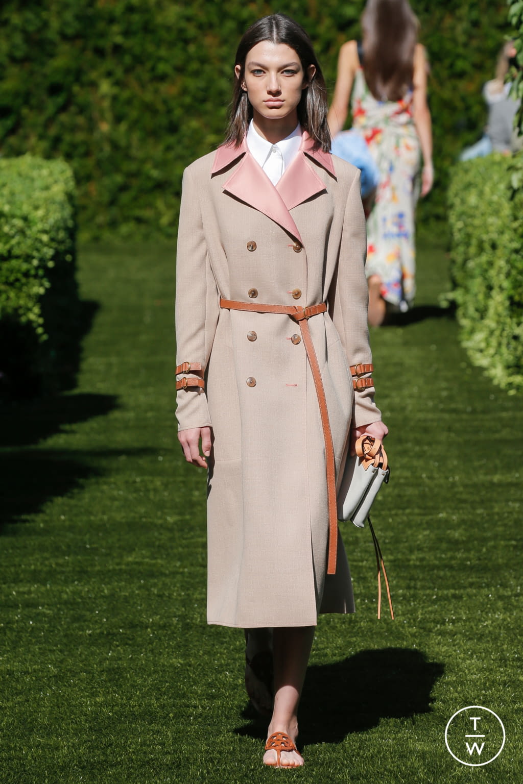 Fashion Week New York Spring/Summer 2018 look 43 from the Tory Burch collection womenswear