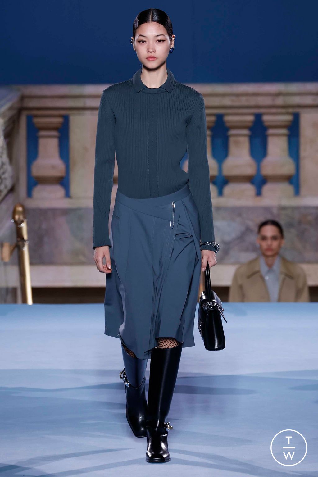 Fashion Week New York Fall/Winter 2023 look 2 from the Tory Burch collection womenswear