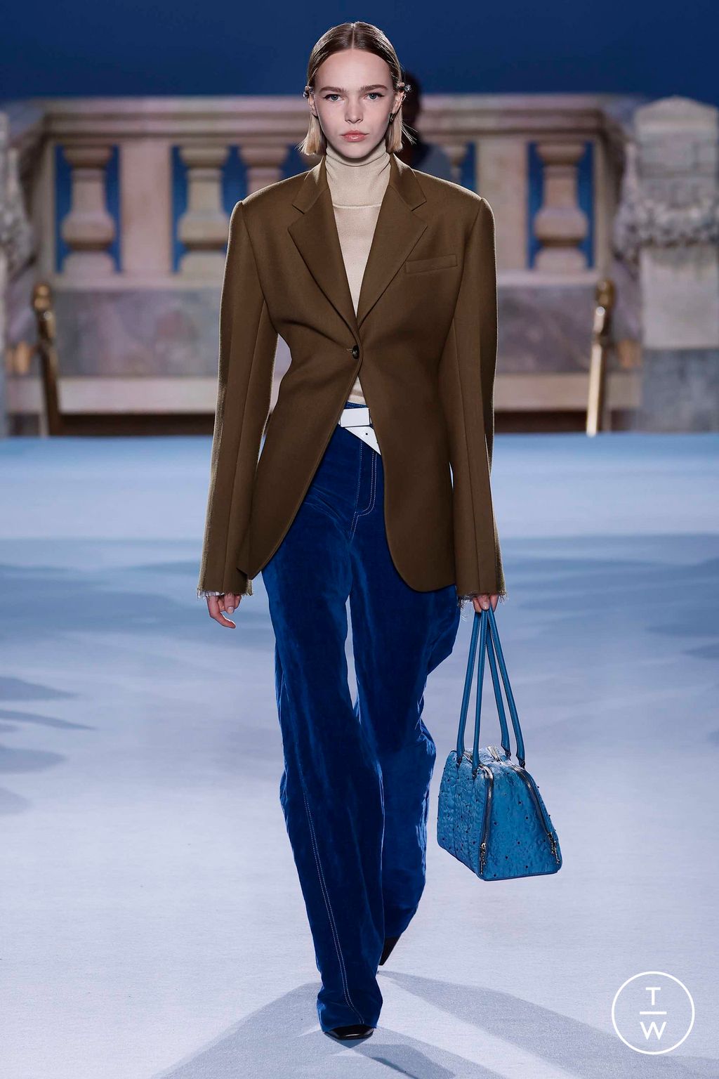 Fashion Week New York Fall/Winter 2023 look 10 from the Tory Burch collection womenswear