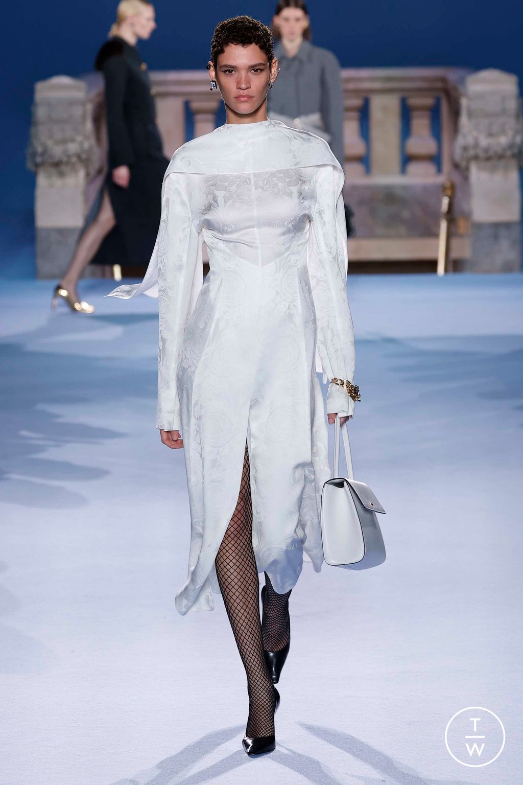 Fashion Week New York Fall/Winter 2023 look 24 from the Tory Burch collection 女装