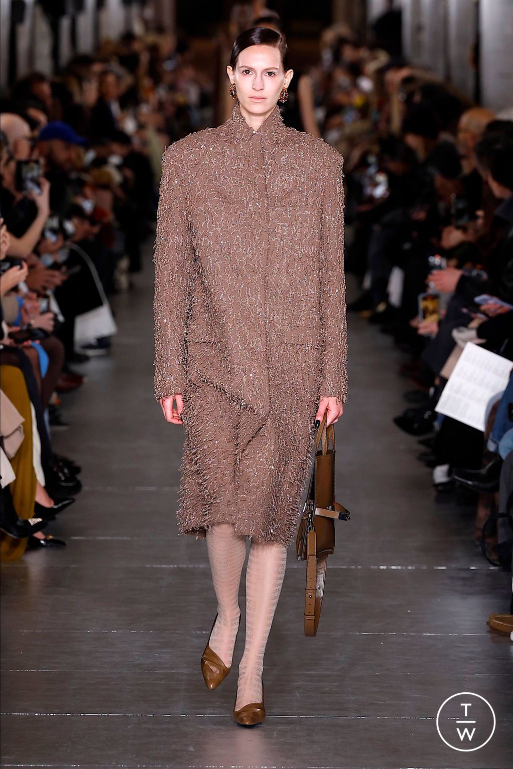 Fashion Week New York Fall/Winter 2024 look 2 from the Tory Burch collection womenswear