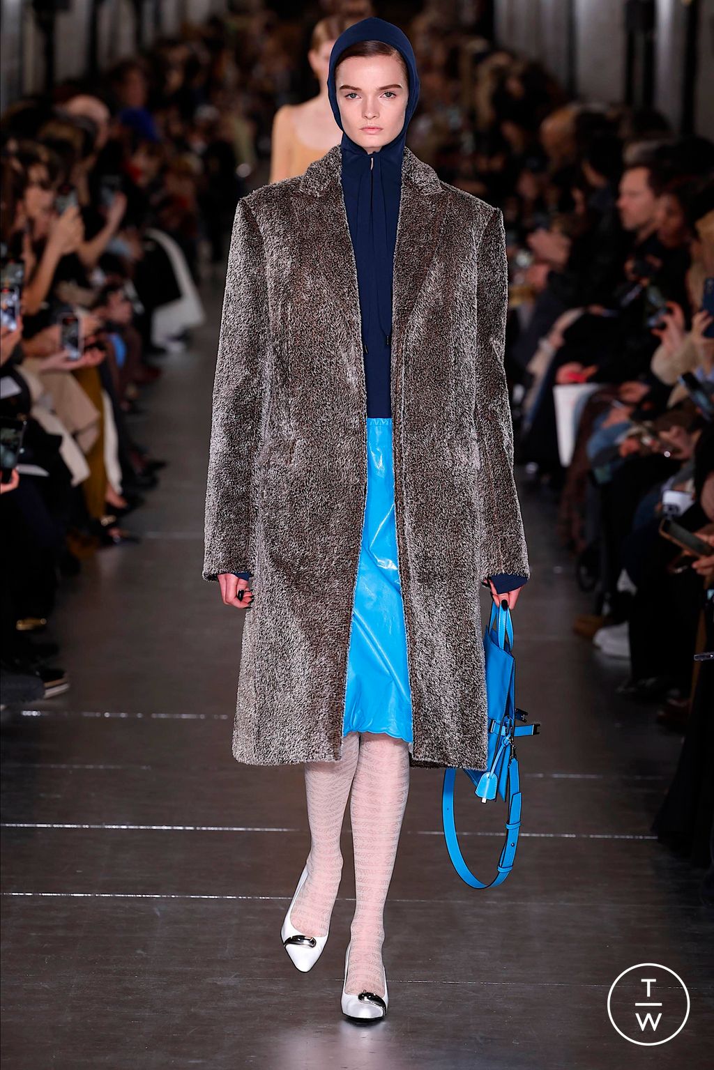 Fashion Week New York Fall/Winter 2024 look 20 from the Tory Burch collection 女装