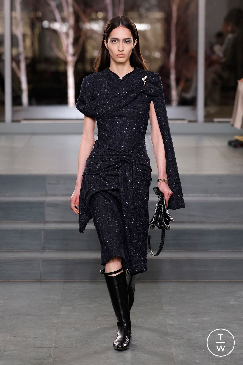 Fashion Week New York Fall/Winter 2025 look 3 from the Tory Burch collection womenswear