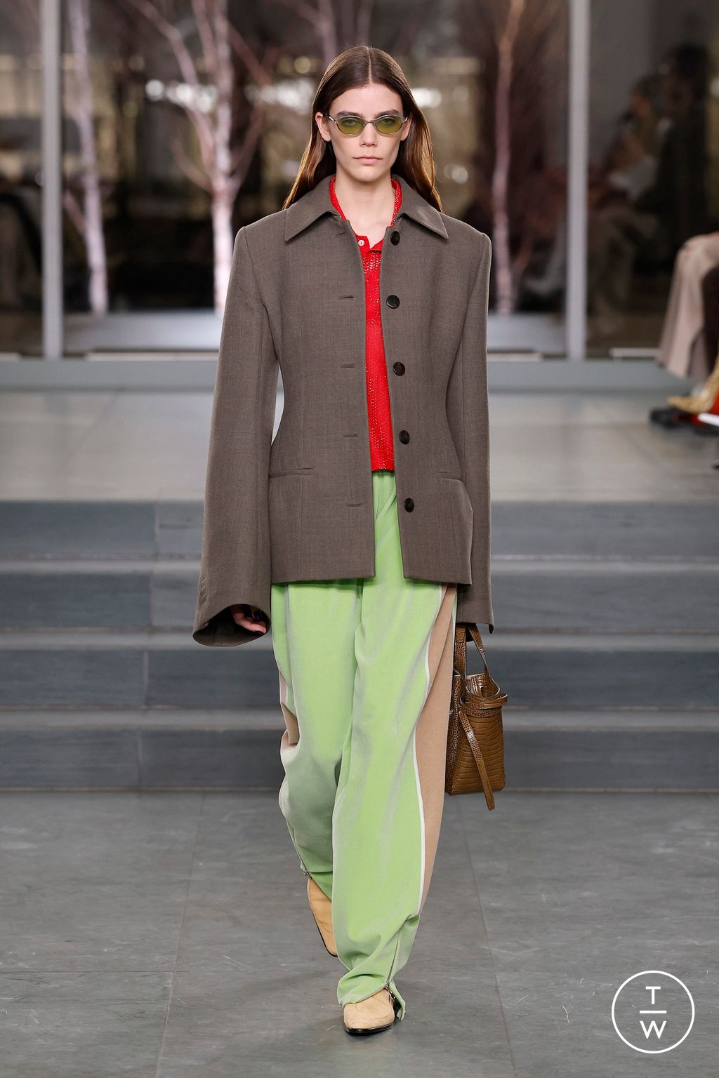 Fashion Week New York Fall/Winter 2025 look 11 from the Tory Burch collection 女装
