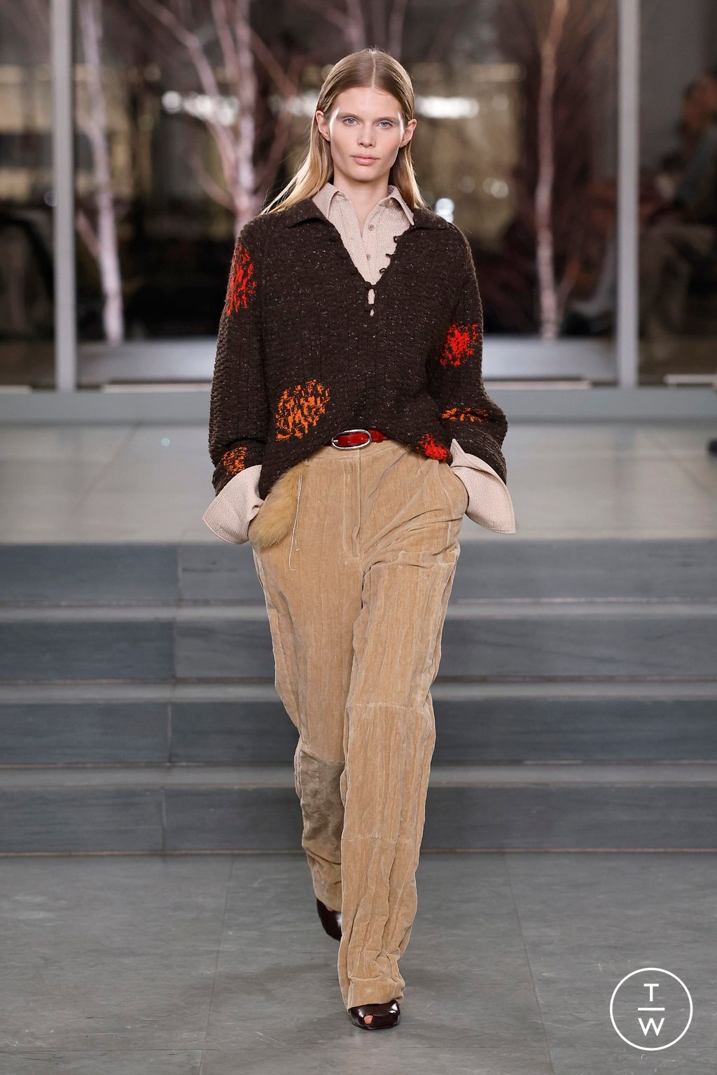 Fashion Week New York Fall/Winter 2025 look 16 from the Tory Burch collection womenswear