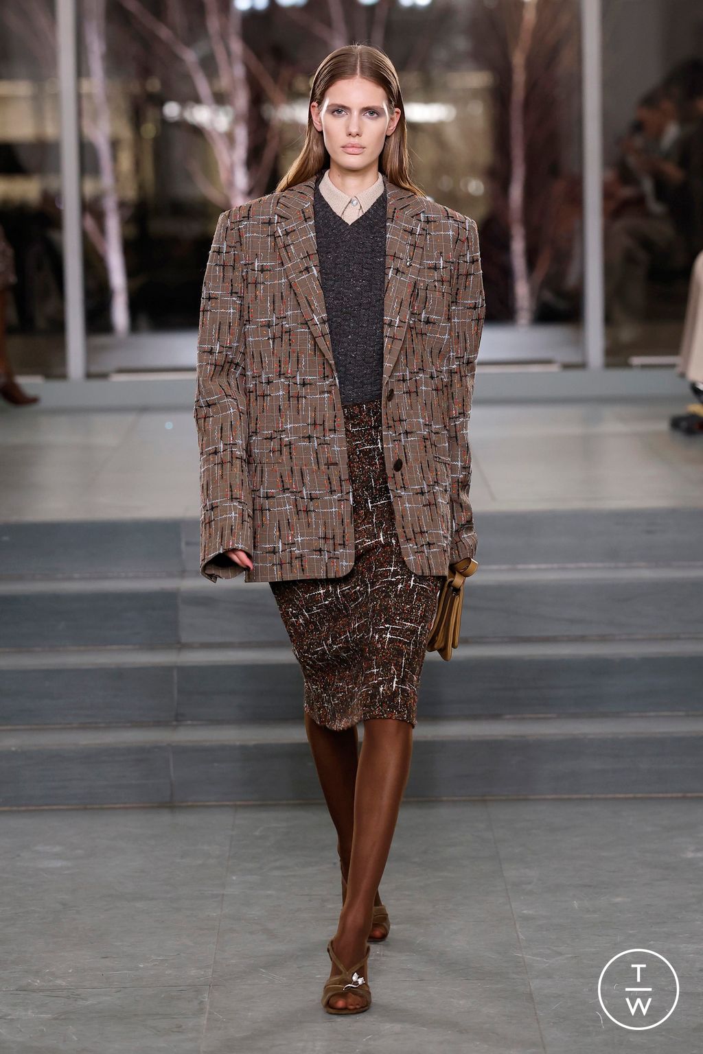 Fashion Week New York Fall/Winter 2025 look 19 from the Tory Burch collection womenswear