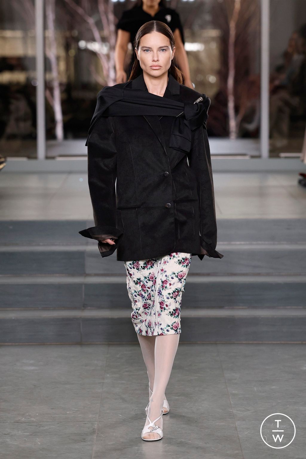 Fashion Week New York Fall/Winter 2025 look 34 from the Tory Burch collection womenswear