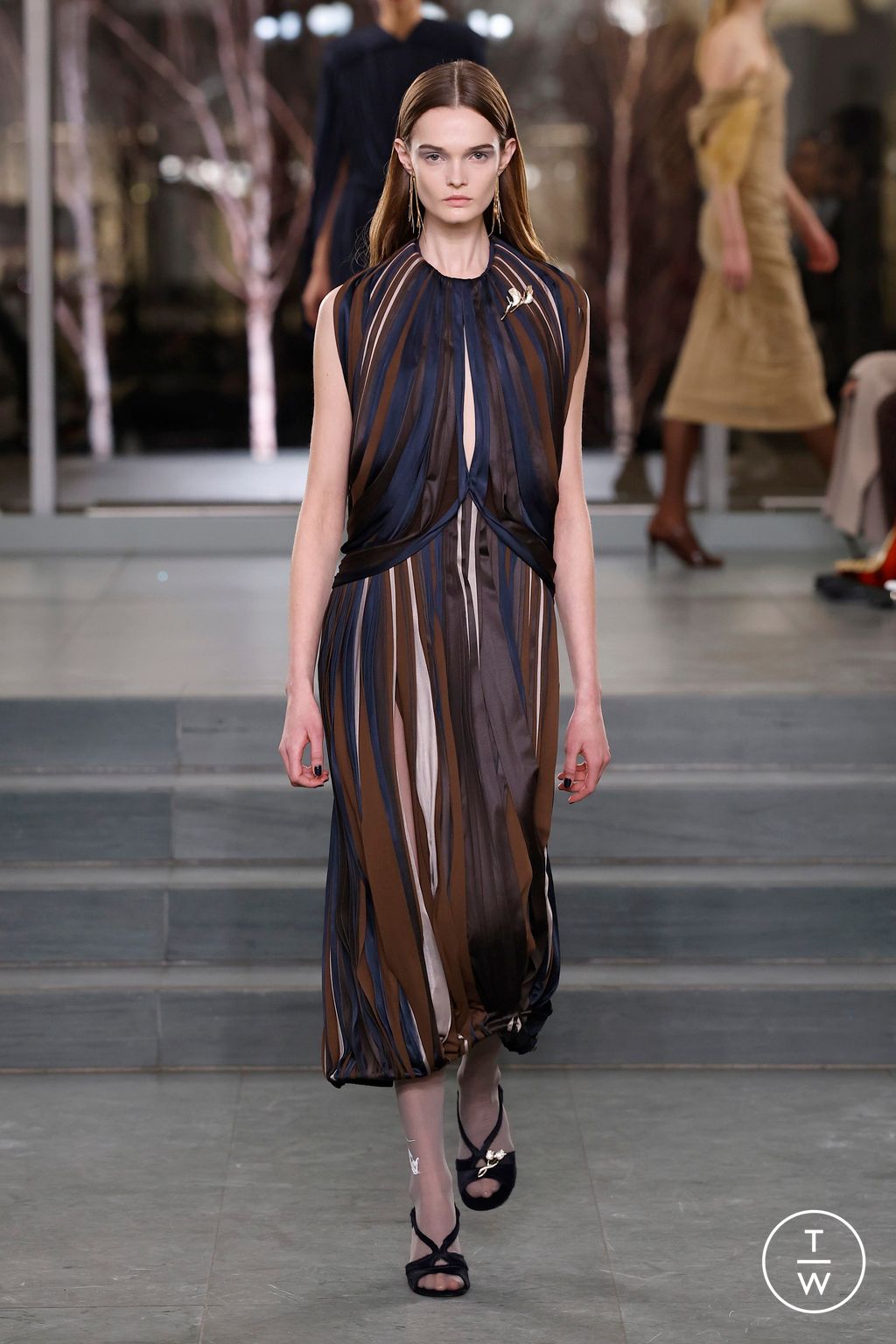 Fashion Week New York Fall/Winter 2025 look 41 from the Tory Burch collection 女装