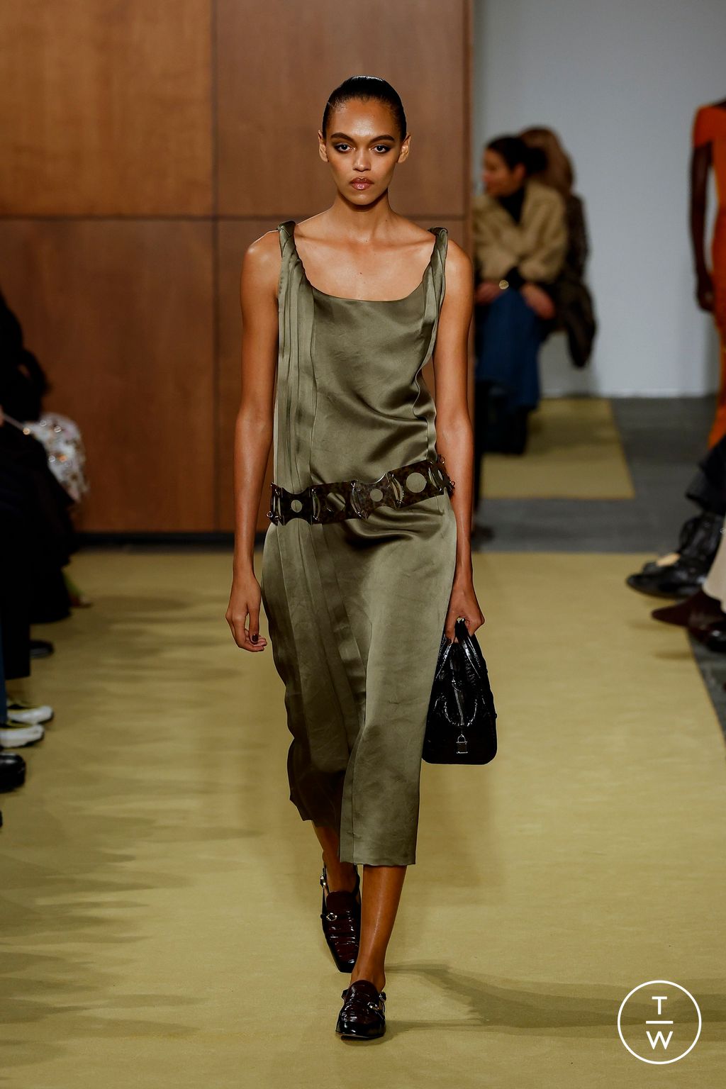 Fashion Week New York Fall/Winter 2026 look 25 from the Tory Burch collection womenswear
