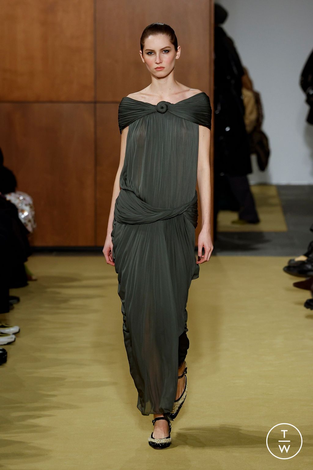 Fashion Week New York Fall/Winter 2026 look 29 from the Tory Burch collection womenswear